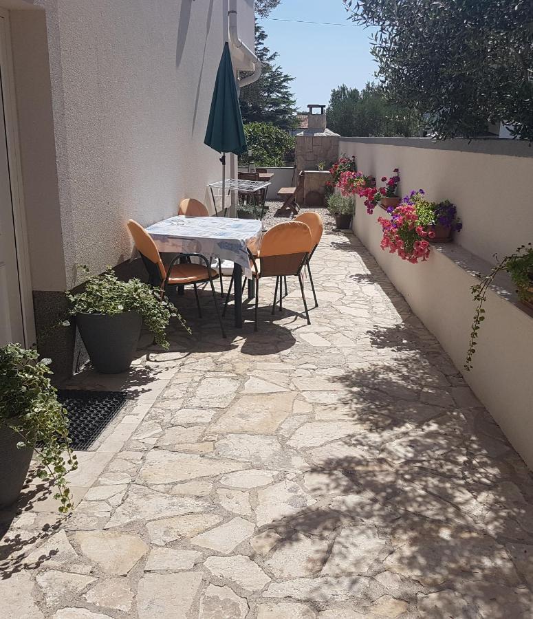 Apartments With A Parking Space Novalja, Pag - 6504 Exterior photo
